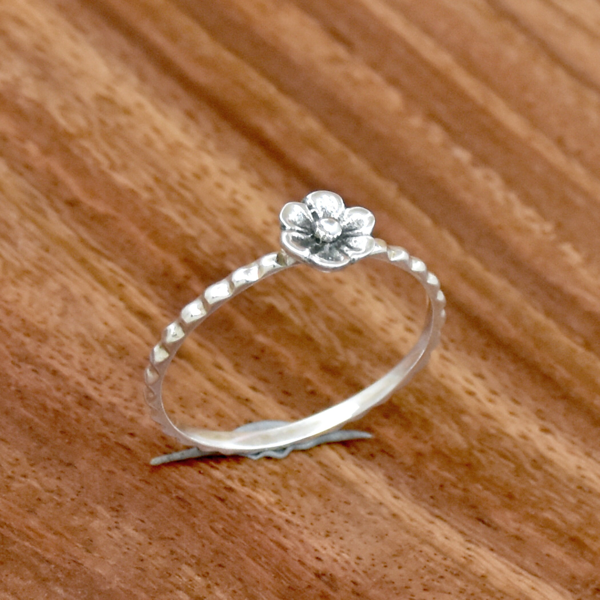 Sterling Silver Women's Simple Flower Ring - 925 Silver Band, 8mm Wide, Elegant Minimalist Jewelry, Sizes 4-12 Available