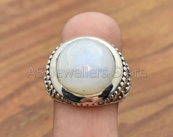 Solid 925 Sterling Silver Men's Ring With Natural Oval Moonstone - Size 6.5