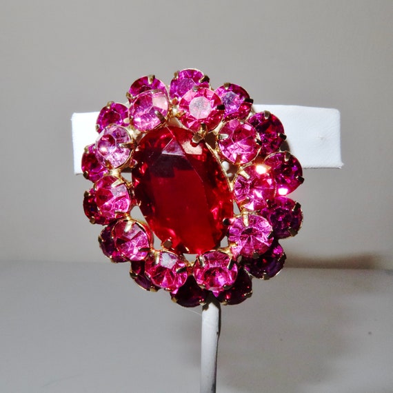 Pink Red Brooch  Vintage Pin 40s 50s 60s Jewelry … - image 2