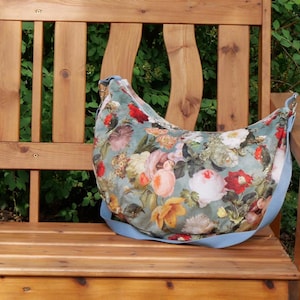 Halfmoon Bag, Crossbodybag, samtige Umhängetasche