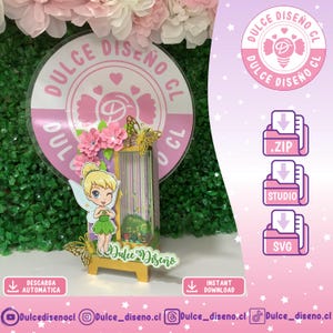 Puede incluir: Una presentación decorativa con un hada de dibujos animados, mariposas y flores. El diseño incluye el texto "Dulce Diseño" sobre un fondo rosa y blanco. La imagen también incluye iconos de descarga de archivos.