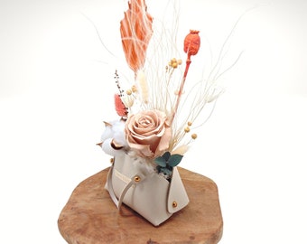 Beige stabilized eternal rose and dried flower in its little handbag - An alternative to the eternal rose under a bell jar