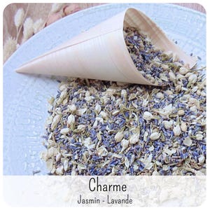 Dried flower confetti for weddings with cones - Natural and biodegradable. Rose, jasmine, lavender, eucalyptus, and marigold petals - France Charme