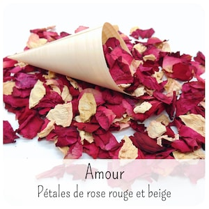 May include: A light-coloured wooden cone filled with a mixture of dried red and beige rose petals. The text "Amour" and "P&eacute;tales de rose rouge et beige" is printed in black at the bottom of the image, describing the red and beige rose petals.