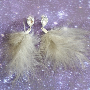 Handmade Beige/Grey Earrings with natural Silkies Feathers