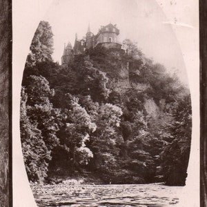 Ancienne carte postale, Écosse, Highland House on Cliffs by the Sea, ancienne carte postale britannique, Royaume-Uni, lieu inconnu