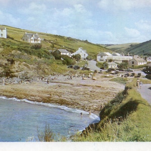 Portgaverne, Cornwall, England, Vintage Postcard, Genuine British plain back unused Postcard, Beach, Sea, Ocean, Seaside Village