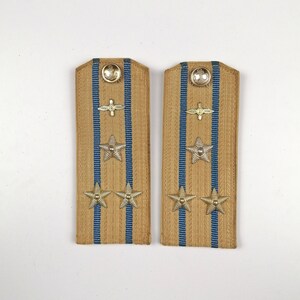Ｌラトビア第一共和国軍＊海軍＊肩章 ソ連軍の肩章、ソ連海軍兵士の航空大佐の儀式用肩章、陸軍制服の肩章