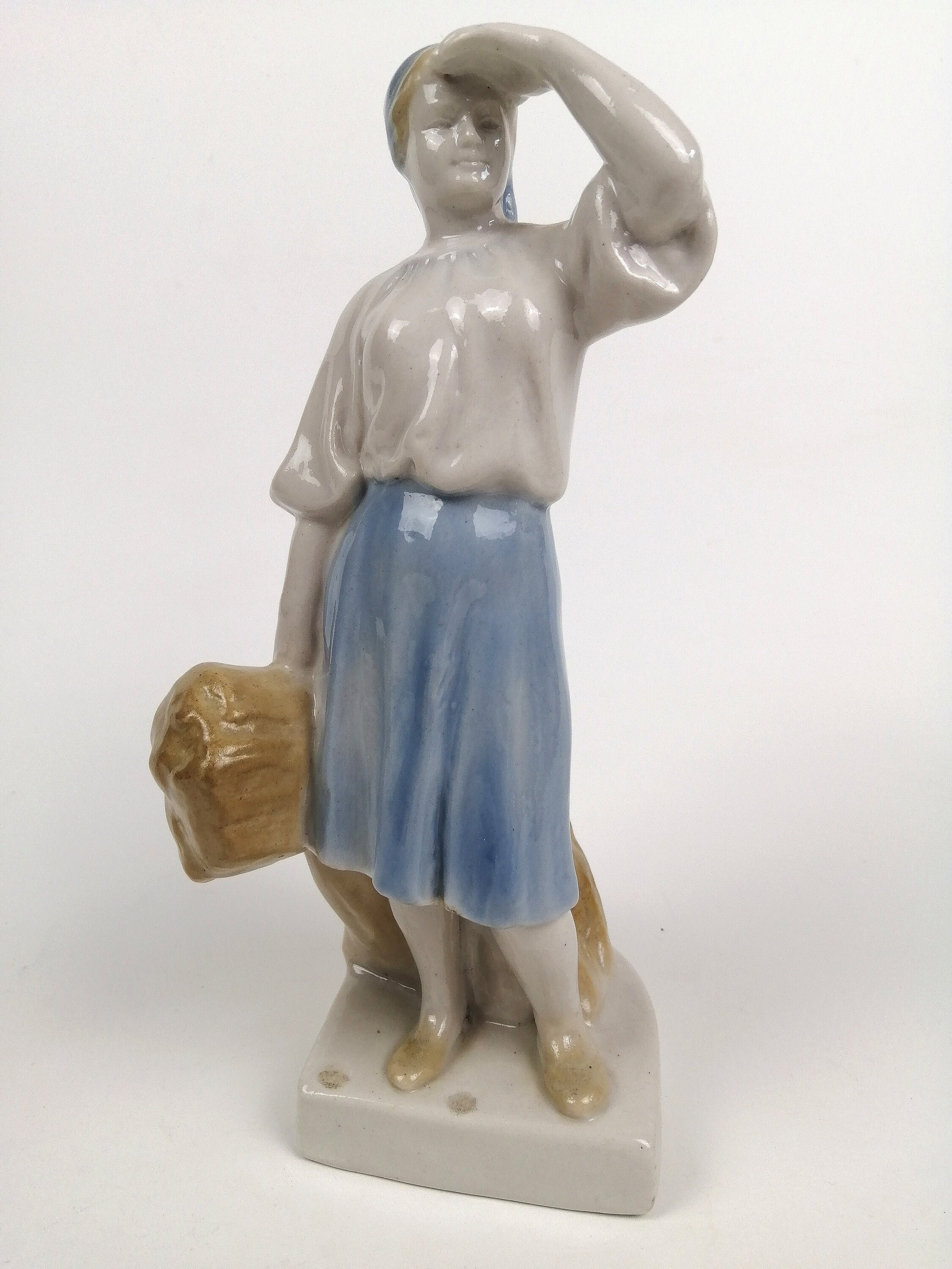 FIGURINE EN PORCELAINE russe jeune pionnier porcelaine URSS EUR 39,00