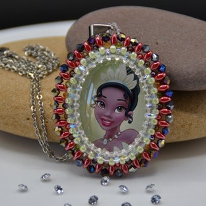 Collana Disney LA PRINCIPESSA e il RANOCCHIO Cartoons cartoni animati Disney Princesses ciondolo pendente incastonato a mano charms
