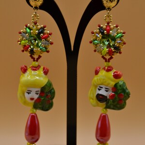 Caltagirone keramische oorbellen, donkerbruine hoofden, Siciliaanse oorbellen