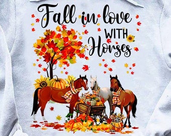 Tombez amoureux des chevaux T-shirt de feuilles d’automne, chemise de chevaux avec écharpes, tee-shirt de feuilles d’automne, cadeau de chemise d’amoureux de chevaux, tee-shirt de propriétaire de cheval présente