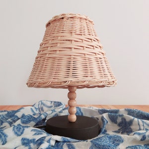 Modern Rattan Lamp, Bamboo Table Lampshade, Handmade Desk Lamp, Bedside Rattan Lamp, Natural Design Lamp, Bamboo Home Decor, Night Light