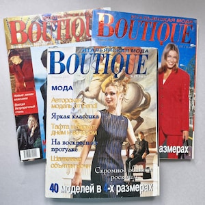 Może przedstawiać: Trzy egzemplarze włoskiego magazynu mody "Boutique" z tekstem "Włoska Moda" i "40 modeli w 4 rozmiarach" na okładkach. Okładki przedstawiają modelki w różnych stylach ubioru.