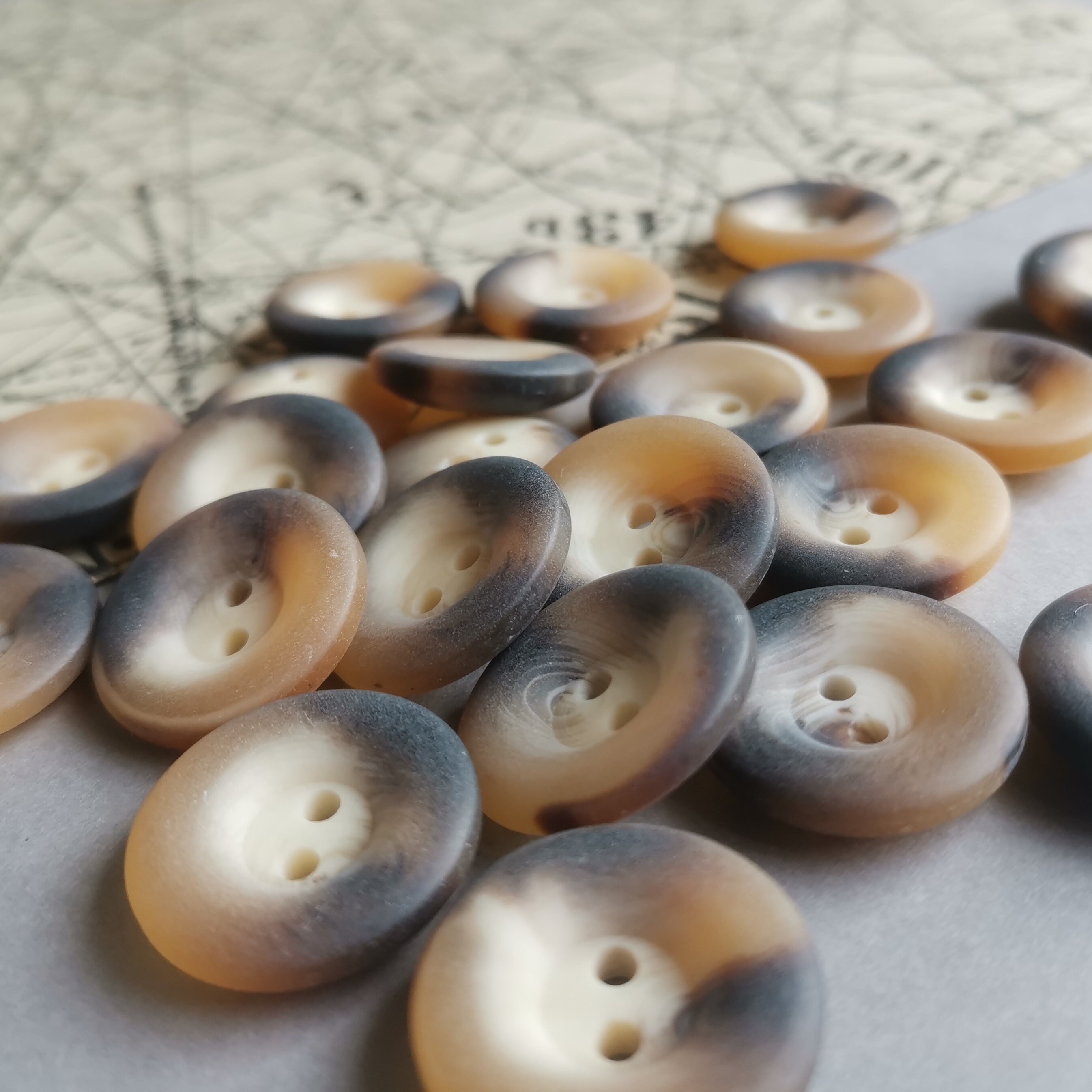6pcs Brown Beige Mottled Buttons 20mm (13/16