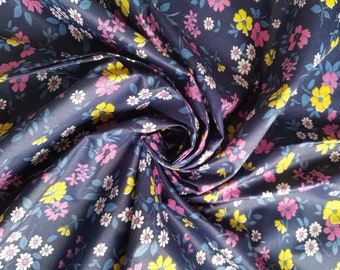 2 Yards 1970s Floral Cotton Fabric, Retro Sewing Quilting Material