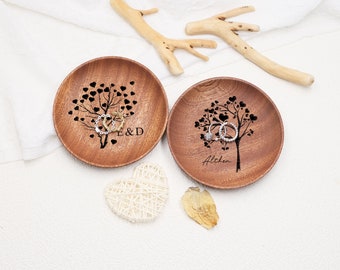 Custom Round Wood Ring Dish, Personalized Couple's Names Wood Ring Dish, Engagement Ring Holder, Anniversary Gift, Wedding Gift for Newlywed