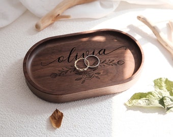 Porte-anneaux en bois ovale personnalisé, porte-anneaux de mariage personnalisé, porte bague de fiançailles, cadeaux d'anniversaire, cadeau de mariage, cadeau 5e anniversaire