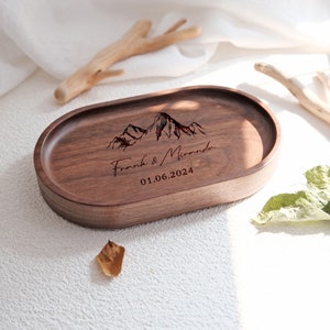Custom Couple Name Wood Ring Dish, Personalized Wedding Ring Dish, Engagement Ring Holder, Anniversary Gifts, Wedding Gift, Anniversary Gift