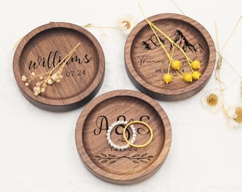 Custom Walnut Wood Ring Dish, Personalized Wedding Ring Dish, Engagement Ring Holder, Anniversary Gifts, Wedding Gift, Gifts for Newlywed