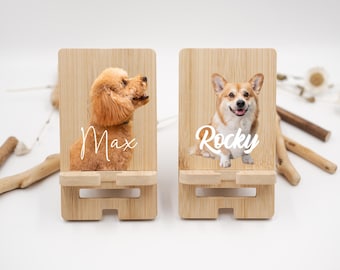 Soporte de teléfono personalizado con nombre de mascota, soporte de teléfono de madera personalizado con retrato de mascota con perro o gato, regalo ilustrativo para dueños de mascotas y amantes de los animales.
