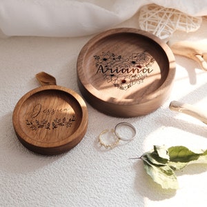 Custom Round Wood Ring Dish,Personalized Wedding Ring Dish,Engagement Ring Holder,Anniversary Gifts for Her,Wedding Gift,Gifts for Newlywed