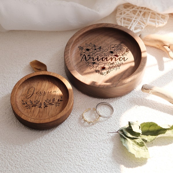 Custom Round Wood Ring Dish,Personalized Wedding Ring Dish,Engagement Ring Holder,Anniversary Gifts for Her,Wedding Gift,Gifts for Newlywed