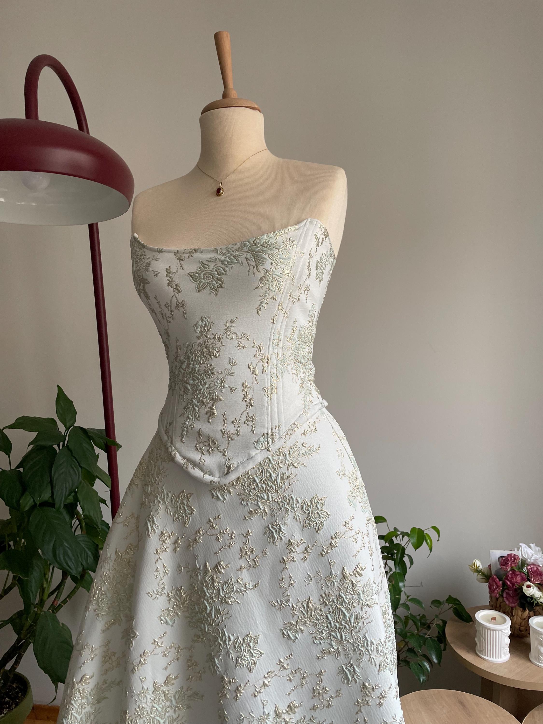 Cream Gold Floral Renaissance Wedding Dress With Corset Bodice, Vintage Cream Gold Floral Renaissance Wedding Dress With Corset Bodice, Vintage