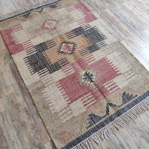 Handgefertigtes Juteteppich Buntes Rauten Muster, Handgewebter Hochwertiger Teppich Flachgewebe Kelim Natürlicher Jute Blumen Teppich Boho Decor