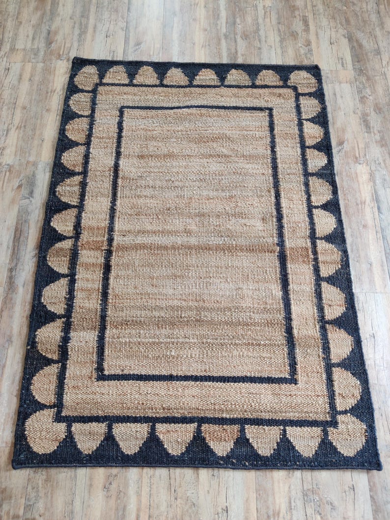 Scallop Handwoven Jute Hemp Rug, Bordered Black Design Hemp Rug, Jute Hemp Area Rug, Modern Rug, Reversible Hemp Rugs, Jute Hemp Runner Rug