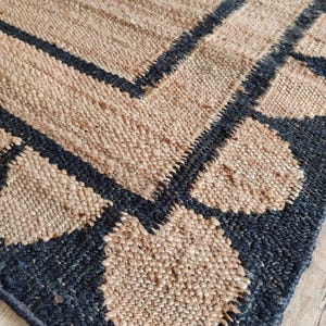 Scallop Handwoven Jute Hemp Rug, Bordered Black Design Hemp Rug, Jute Hemp Area Rug, Modern Rug, Reversible Hemp Rugs, Jute Hemp Runner Rug