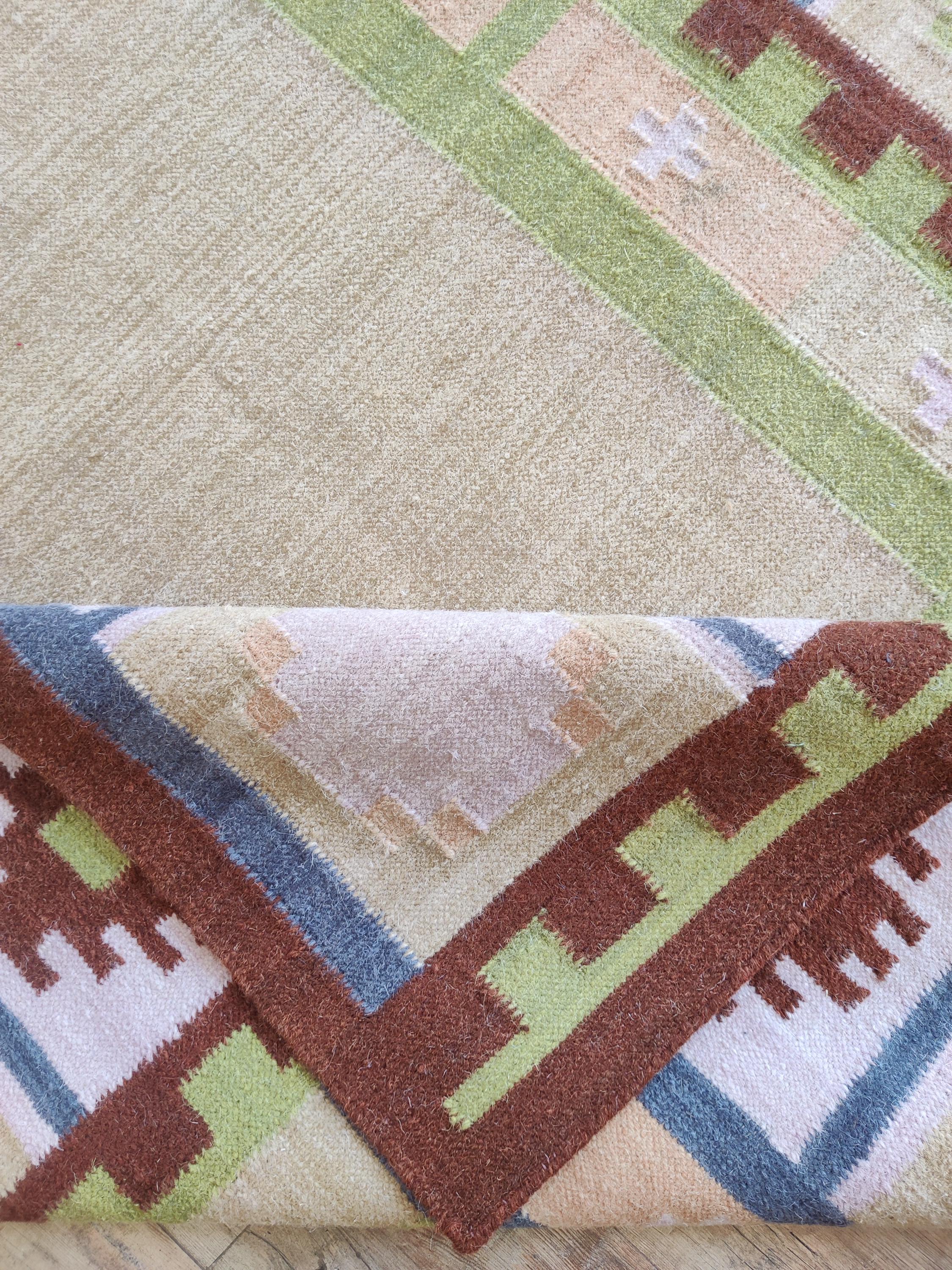 モダンなマルチカラーデザインラグ、手織りの幾何学模様のウールラグ