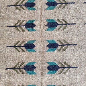 Wool Jute Kilim Rug, Handwoven Rug, Geometric Pattern Rug, Boho Area Rug, Tribal Carpet, Flatweave Rug, Arrow Design Rug, Natural Fiber Rug, Handmade Wool Rug, Beige Blue Green Rug, Bohemian Decor, Living Room Rug, Bedroom Carpet