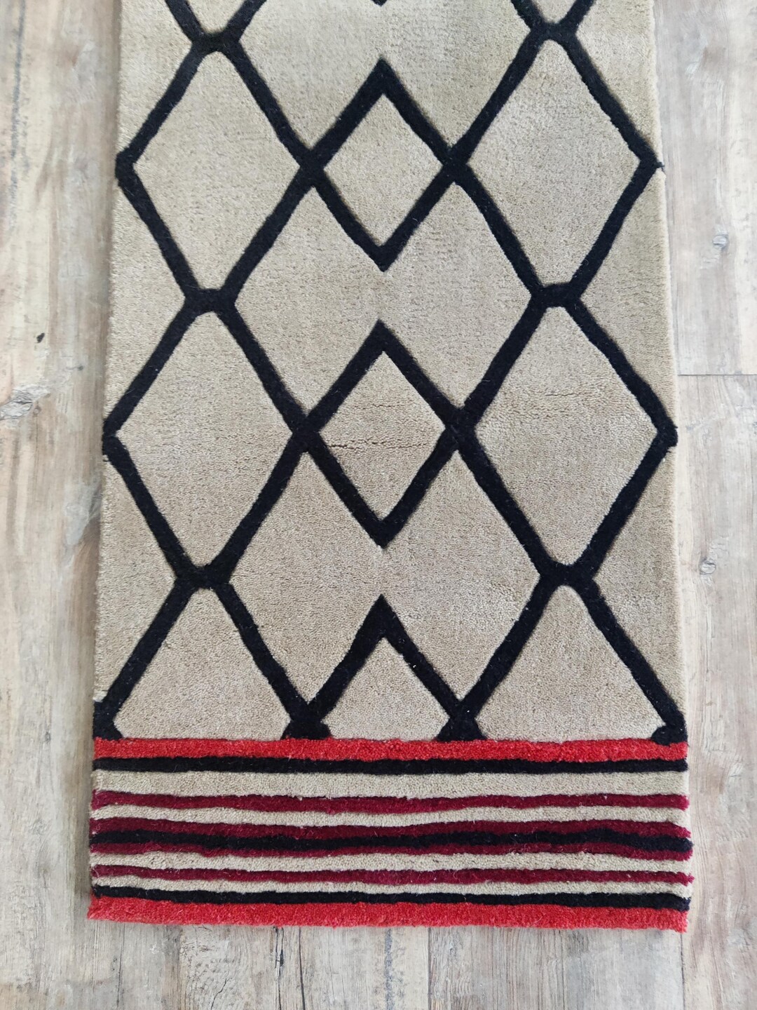 Modern Wool Tufted Runner Rug | Handcrafted Geometric Carpet With Red ...