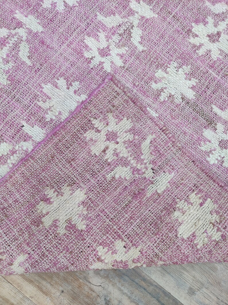 Handwoven Pink Jute Floral Design Area Rug, Handmade Natural Jute Hallway Rug, Vintage Jute Entryway Bohemian Decor Rug, Bedroom Rug, Gift