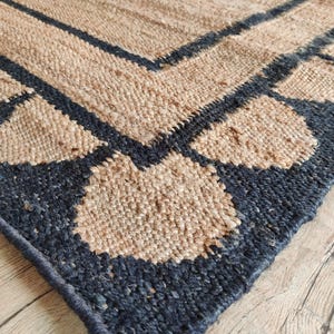 Scallop Handwoven Jute Hemp Rug, Bordered Black Design Hemp Rug, Jute Hemp Area Rug, Modern Rug, Reversible Hemp Rugs, Jute Hemp Runner Rug, Hemp runner rug