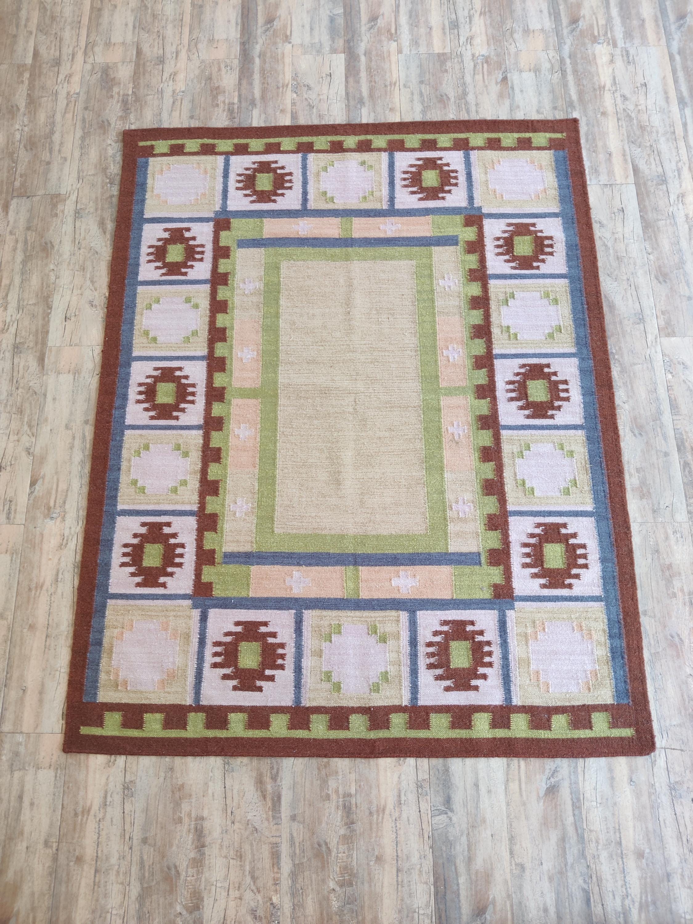 モダンなマルチカラーデザインラグ、手織りの幾何学模様のウールラグ