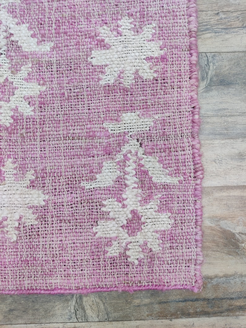 Handwoven Pink Jute Floral Design Area Rug, Handmade Natural Jute Hallway Rug, Vintage Jute Entryway Bohemian Decor Rug, Bedroom Rug, Gift
