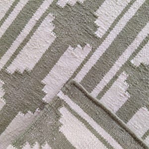 Handwoven Wool Flatweave Rug, Green Geometric Dhurrie | Natural Wool Area Rug, Modern Boho Kilim for Living Room And Bedroom Wool Rug