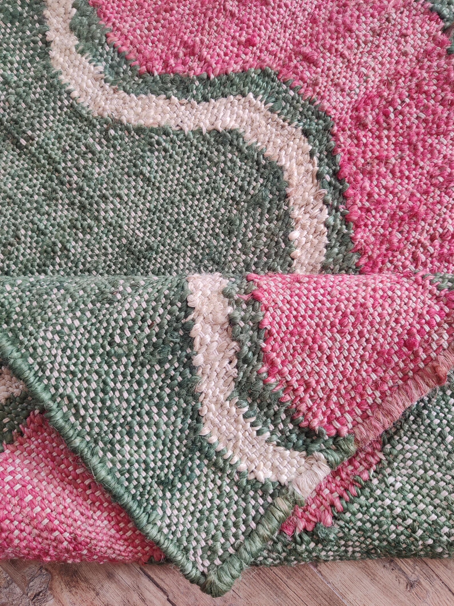 Pink Rup Pattern Handwoven Green and Pink Wavy Pattern Jute Rug, Eco-friendly Boho Home ...
