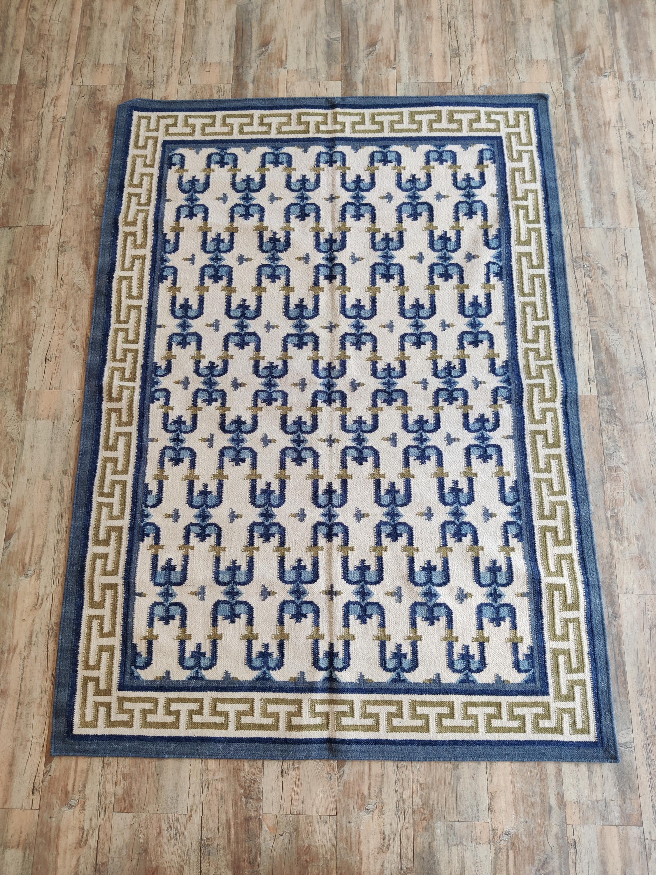 幾何学模様 ウールラグ モダンな幾何学模様のウールコットンラグ | ネイビーオリーブ柄の