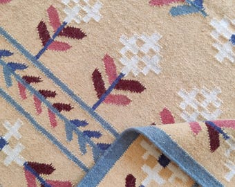 Multicolored Traditional Wool Geometric Flatweave, Handwoven Modern Vintage Floral Area Rug, Living Room and Bedroom