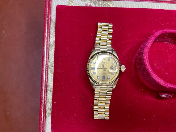 Womens Rolex DateJust 18K Gold Watch - image 3