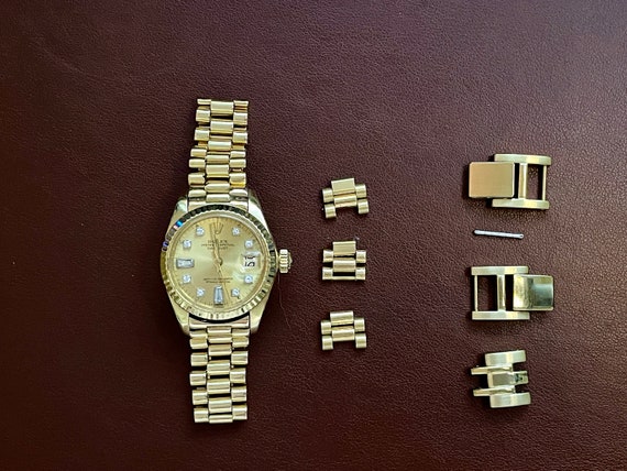 Womens Rolex DateJust 18K Gold Watch - image 4