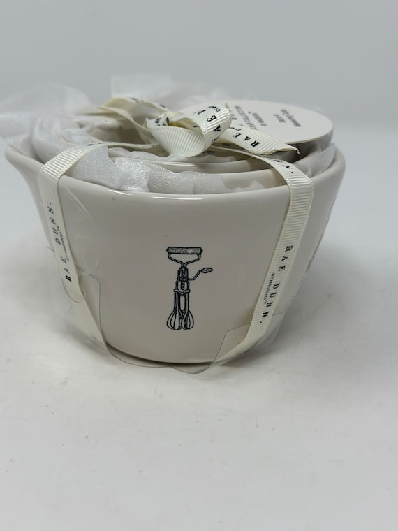 Rae Dunn SAKS Measuring Cups – Dunn Directory