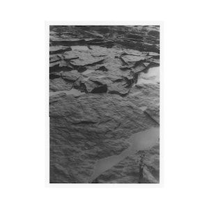 Stampa in gelatina d'argento in bianco e nero su carta RC lucida //Iceland Stones // Fotografia analogica