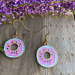 Donut earrings, food earrings, pink earrings, doughnut earrings