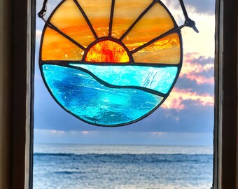 Stained Glass Sunrise/Sunset circular panel. Two colours available. Pink/Wispy Orange.