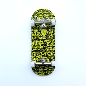 Professional Wooden Fingerboard Custom Born Yellow 32mm