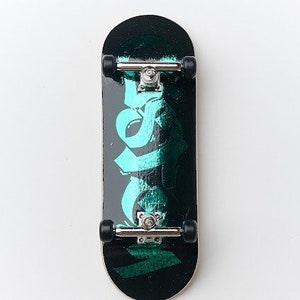 Professional Wooden Fingerboard Custom LogoGraffiti Green Foil 32mm